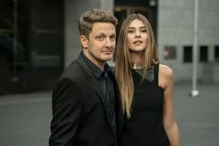 Mit wem ist Holger Stockhaus verheiratet