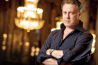 nicholas ofczarek krankheit