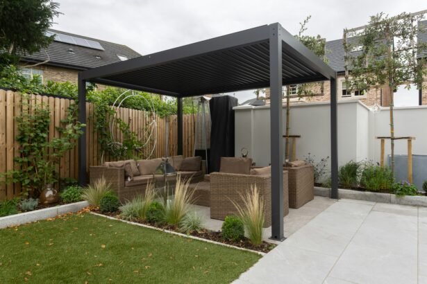 Design trifft Funktion: Warum eine Pergola mit Lamellendach die perfekte Terrassenlösung ist