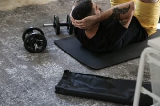 Zu wenig Platz fürs Homegym? Eine Kraftstation ersetzt mehrere Geräte auf einmal