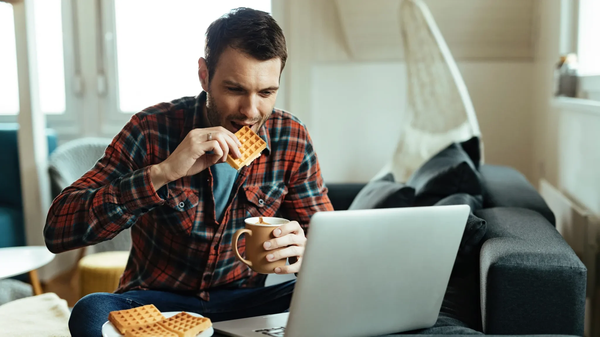 Snacken im Homeoffice